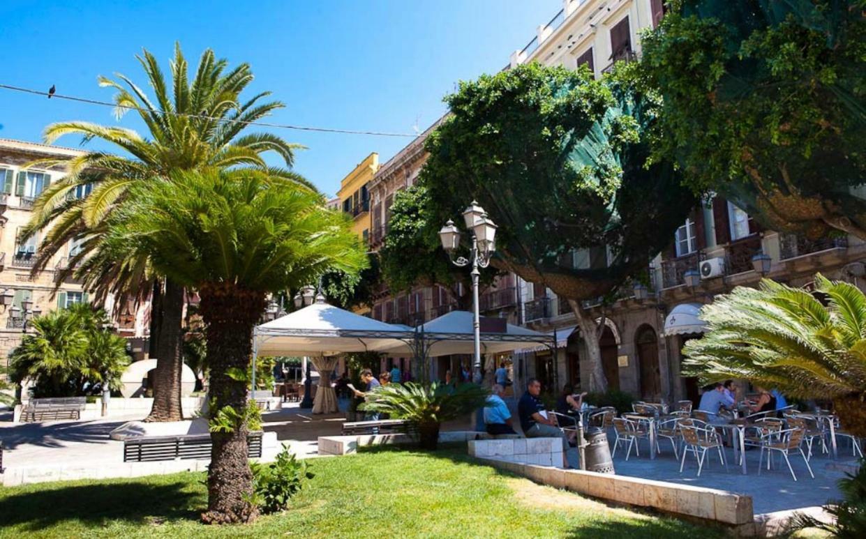 Al Corso Bed & Breakfast Cagliari Exterior foto